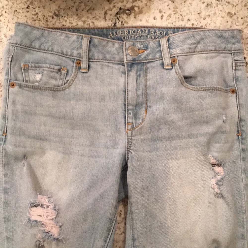 Ripped light wash American Eagle jeans